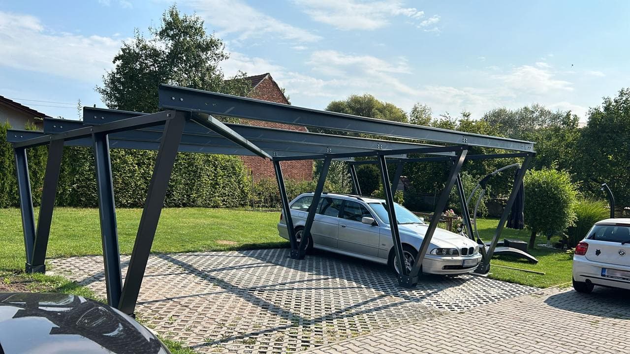 Carport na zemních vrutech Příbram, ČR