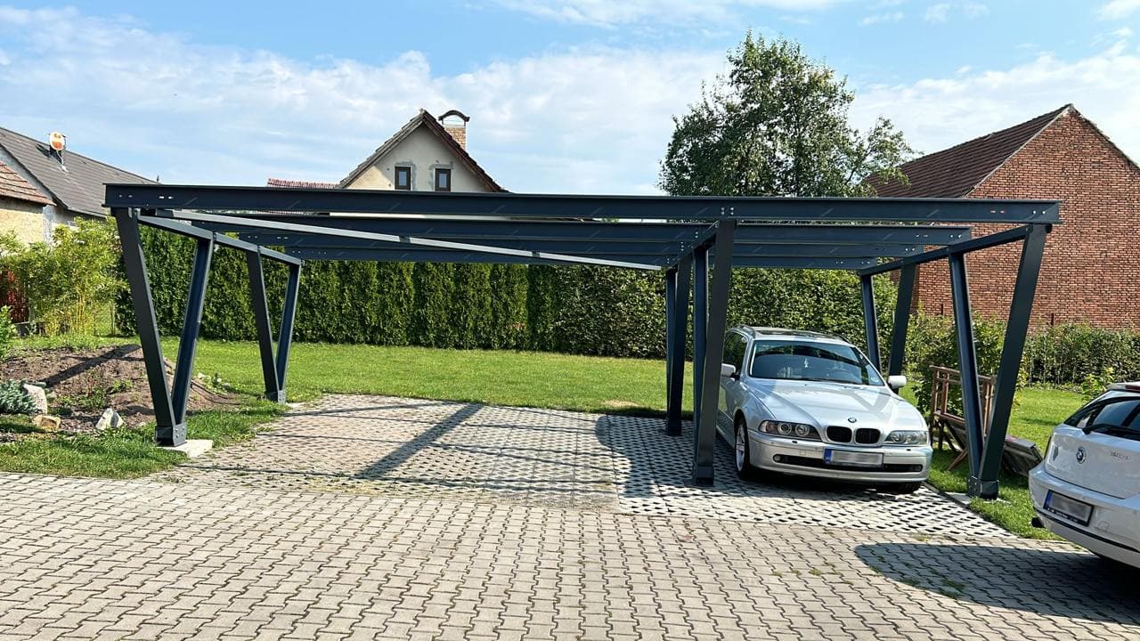 Carport na zemních vrutech Příbram, ČR