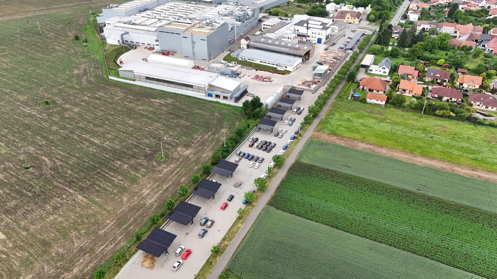 Výroba a montáž carportu pro Siemens Brno, ČR