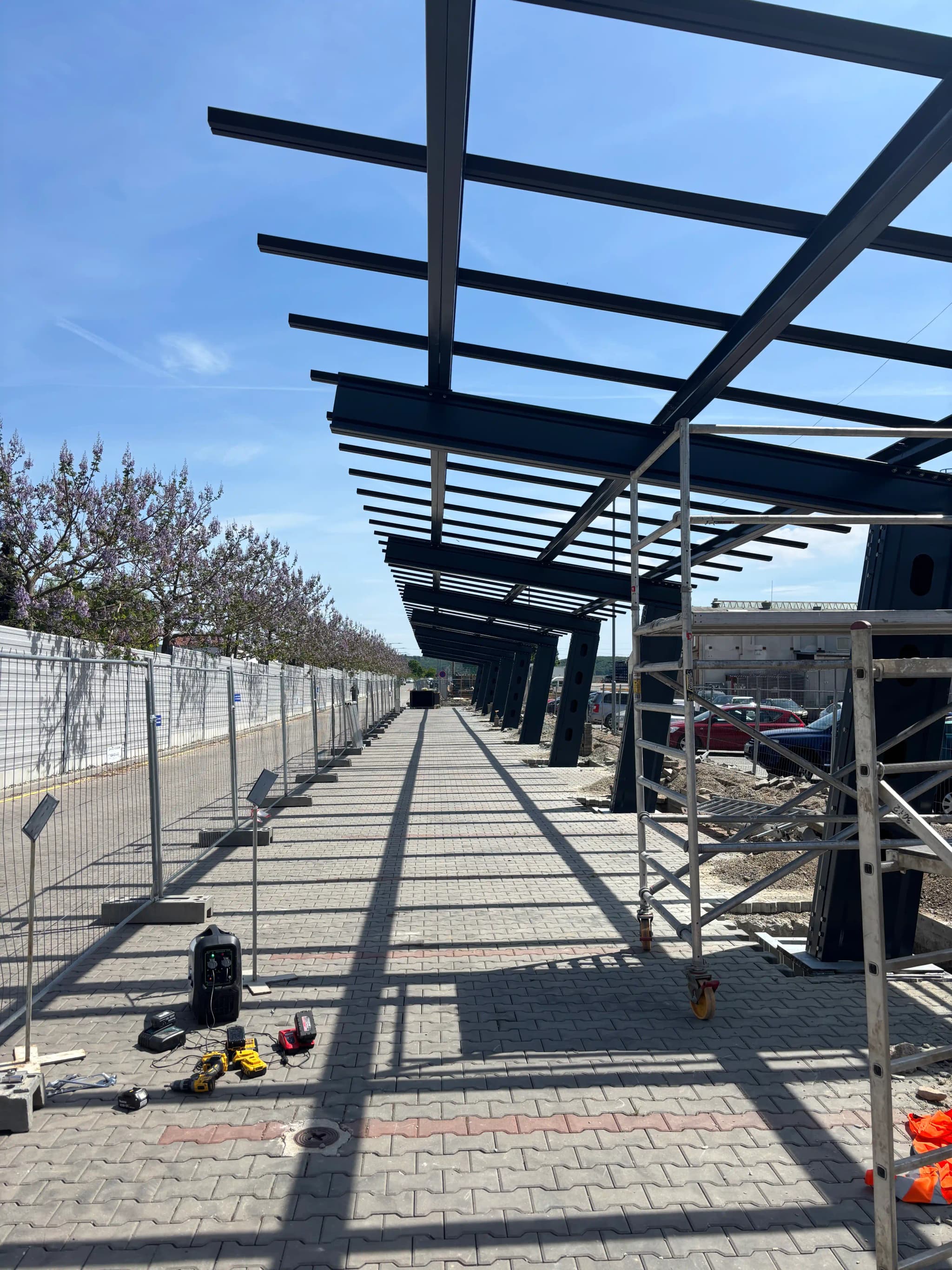 Výroba a montáž carportu pro Siemens Brno, ČR
