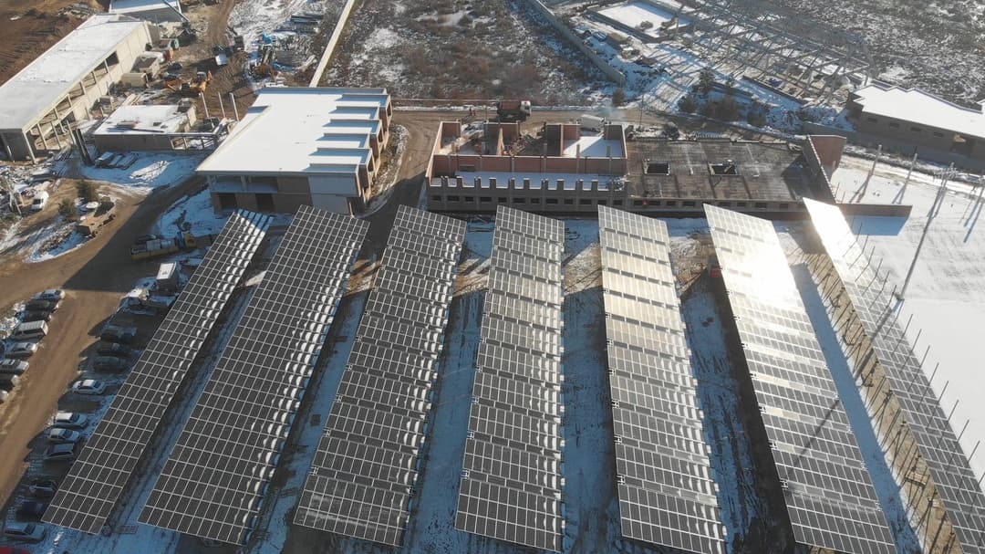 Solárni Carporty o výkonu 1.5MW ve Lvove.